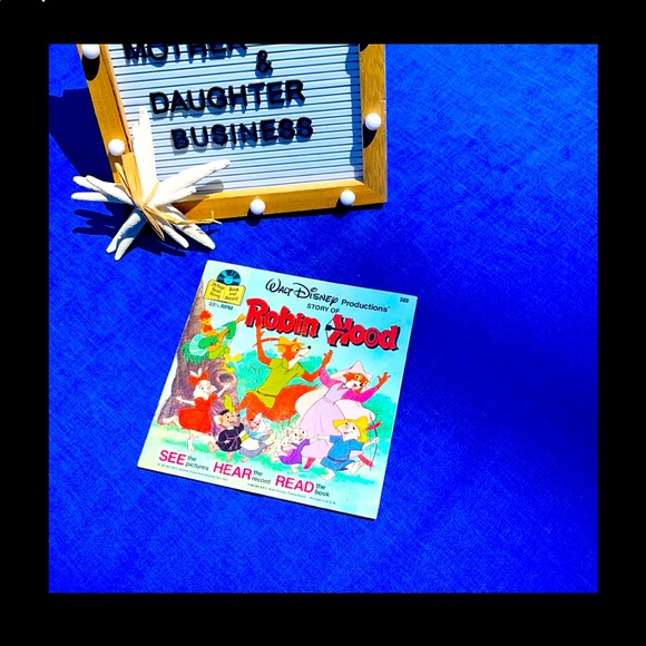 Disneyland Record and Book Robin Hood.